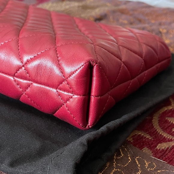 Red Chanel Quilted Sac Pochette Clutch Handbag - Timeless! - Picture 3 of 8